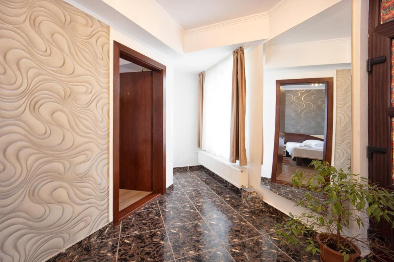 Amedeia Hotel Bran  Bagian luar foto